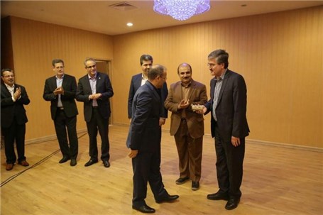 از مدیر عامل سابق بانک توسعه تعاون تجلیل شد