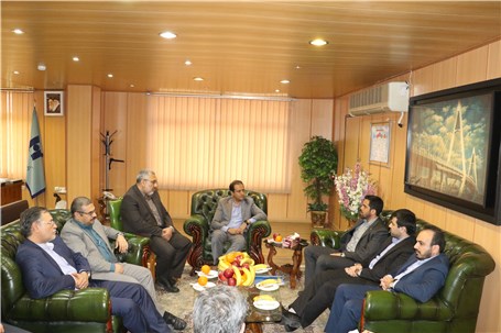 نشست مشترک اعضای هیات مدیره بیمه سرمد با مدیران بانک صادرات خوزستان برگزار شد