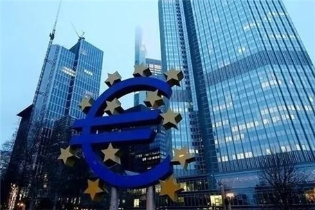 رئیس بانک مرکزی اروپا: ترامپ تهدیدی برای اروپا است